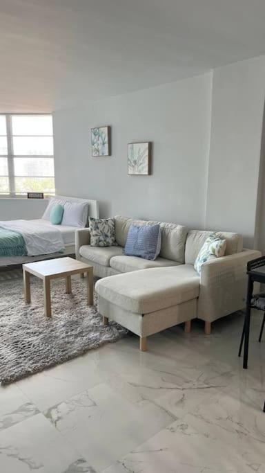 Sunny Isles Beach Spacious Apartment Εξωτερικό φωτογραφία