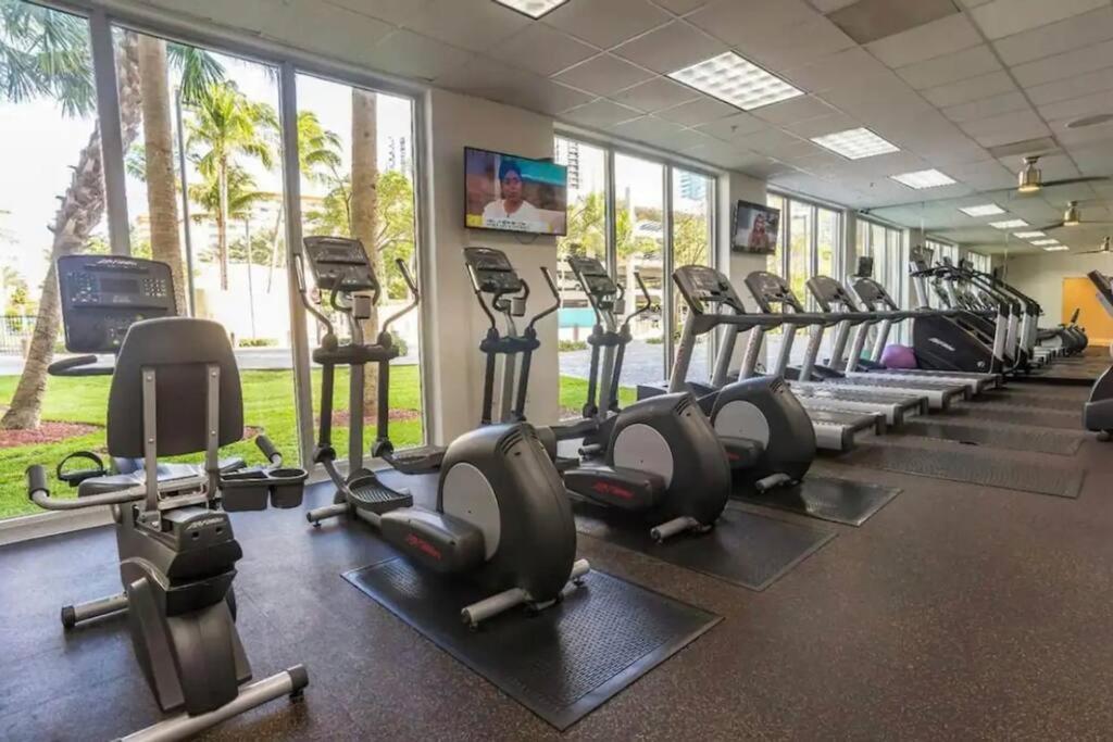 Sunny Isles Beach Spacious Apartment Εξωτερικό φωτογραφία