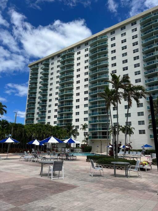 Sunny Isles Beach Spacious Apartment Εξωτερικό φωτογραφία