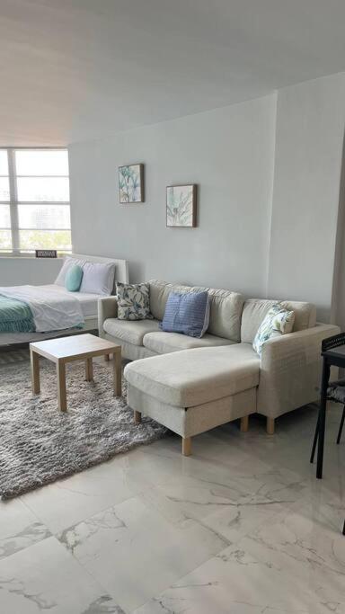 Sunny Isles Beach Spacious Apartment Εξωτερικό φωτογραφία